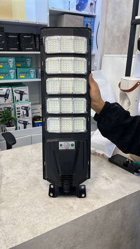 چراغ خیابانی خورشیدی ۵۰۰ وات